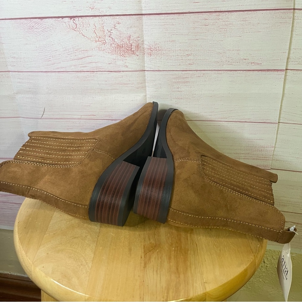 a.n.a. (A New Approach) NWT Brown Cognac Ankle Boots Size 8 - Picture 8 of 9